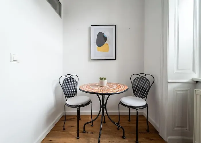 Lite 1Br Near Metro & Center By Hm